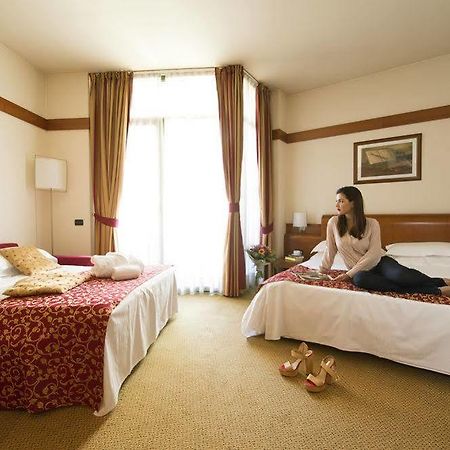 סיניסלו באלסמו Milanore Hotel By Diva Hotels מראה חיצוני תמונה